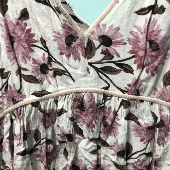 American Eagle Top - Picture 2 of 2